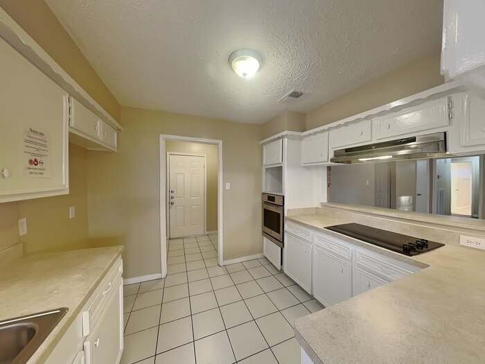 Building Photo - 17435 Bonnie Sean Dr