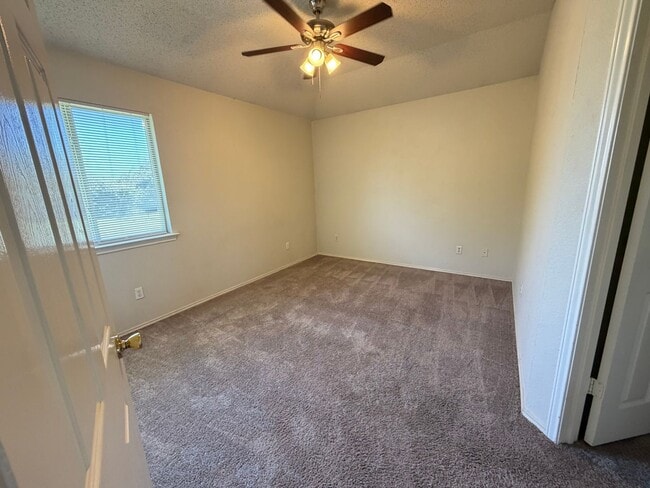 Building Photo - 2213 Schwald Rd