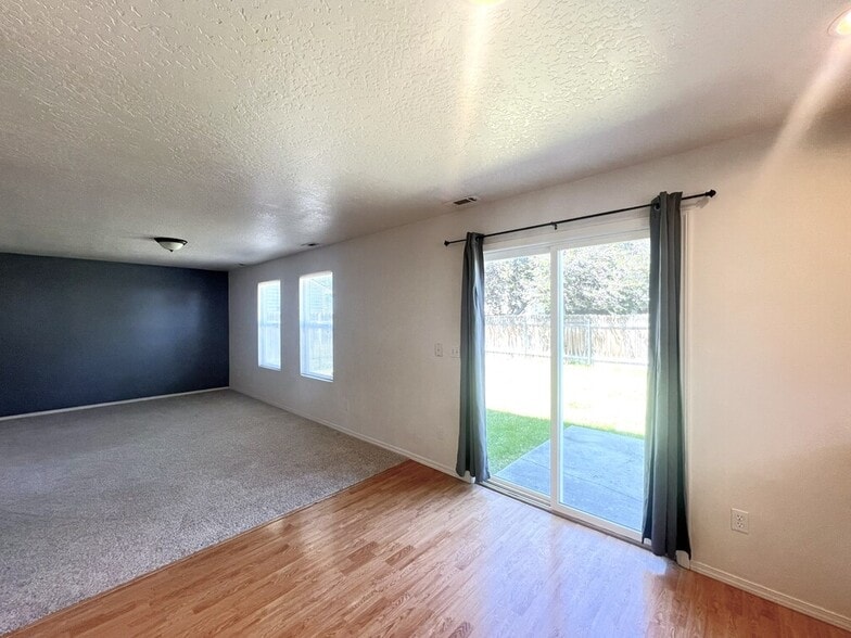 Building Photo - 9656 W Shelborne Dr