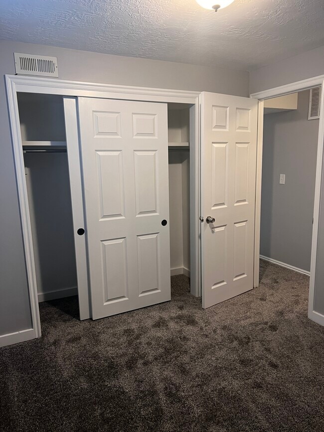 Building Photo - South Weber