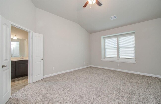 Building Photo - 2442 Wembley Way