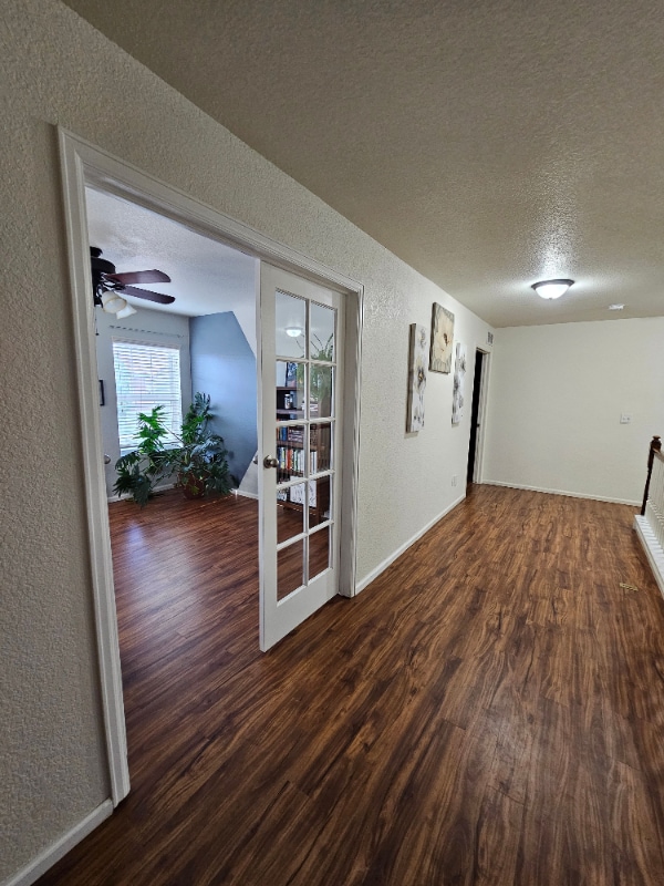 Building Photo - 9585 Castle Oaks Dr