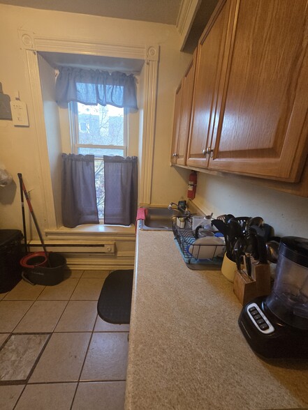 Kitchen - 226 Clymer St