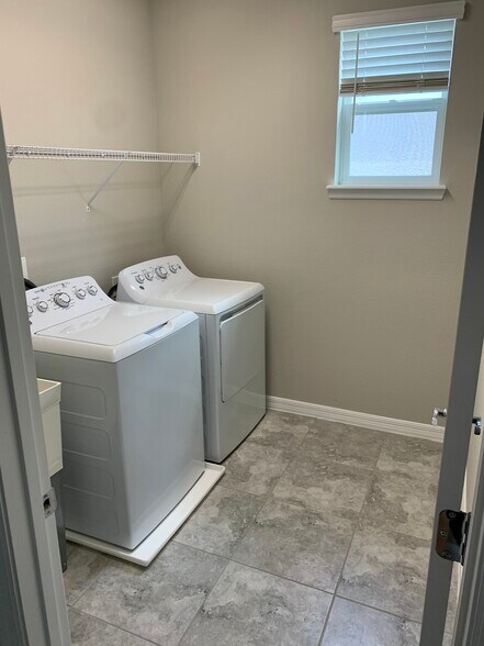 Building Photo - 16066 Micelli Dr