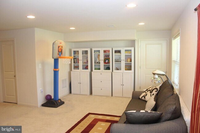 Building Photo - 42181 Castle Ridge Square