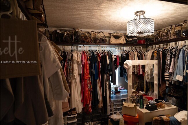 Building Photo - 17992 SW 152nd Ct