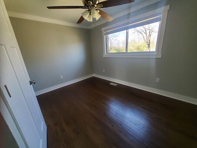 Building Photo - Contact Property managers Jeff and Tonia Rollins 501-626-9917