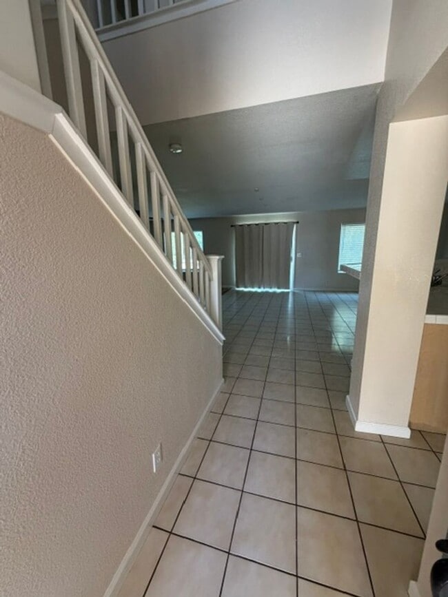 Building Photo - REDUCED!! 4 Bedroom, 2.5 Bath Home For Rent