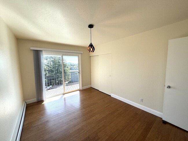 Building Photo - SPACIOUS 3BR/3BA NOVATO HOME WITH FLEXIBLE FLOORPLAN, LARGE FAMILY ROOM AND BONUS AREAS, GREAT OU...