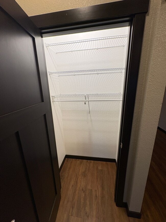 Building Photo - PRICE REDUCED!!! 4 bed / 3 bath Twinhome for Rent!