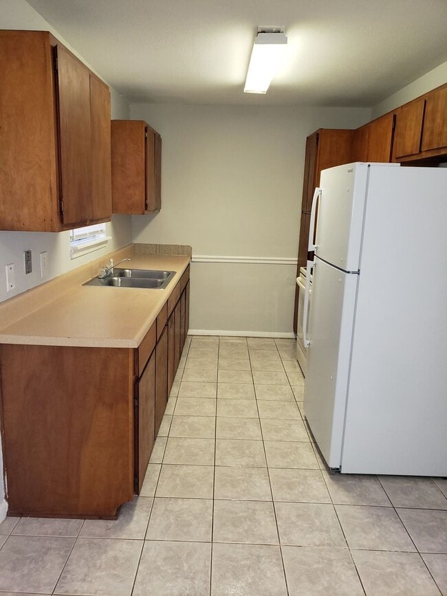 Building Photo - Cozy Home in North Milton