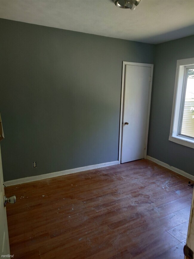 Building Photo - 2 br, 1 bath House - 3168 West Parkway Avenue