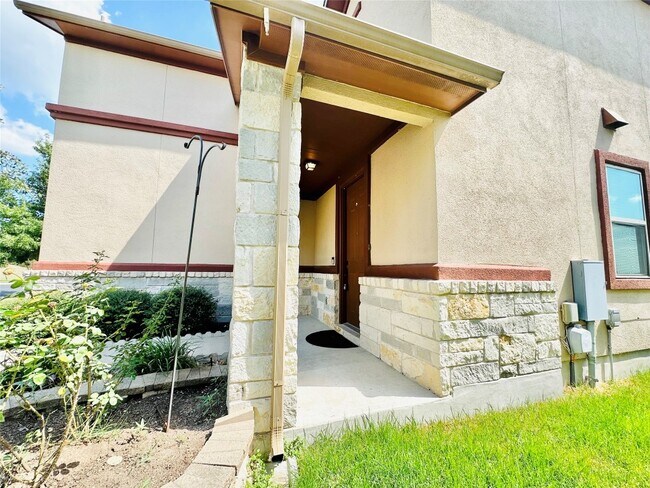 Building Photo - 7317 Highland Bluff Cove