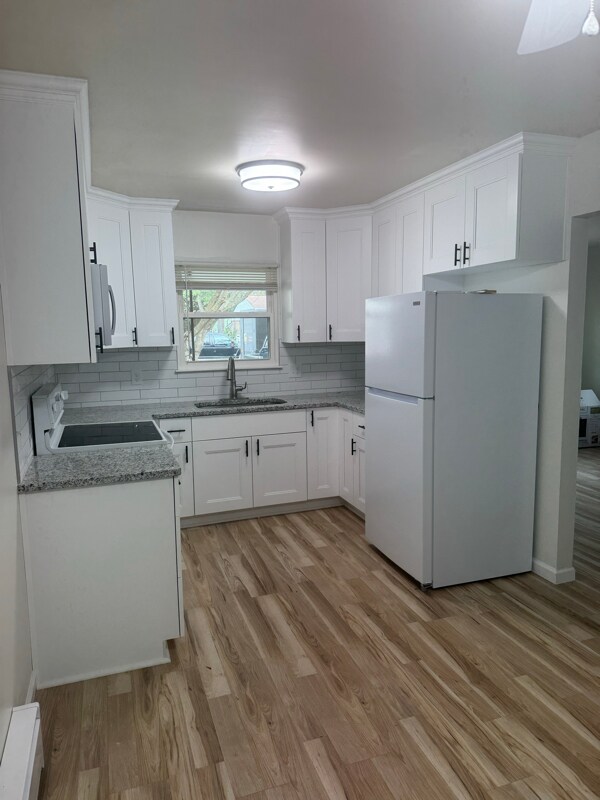 Building Photo - 2219 Oak St