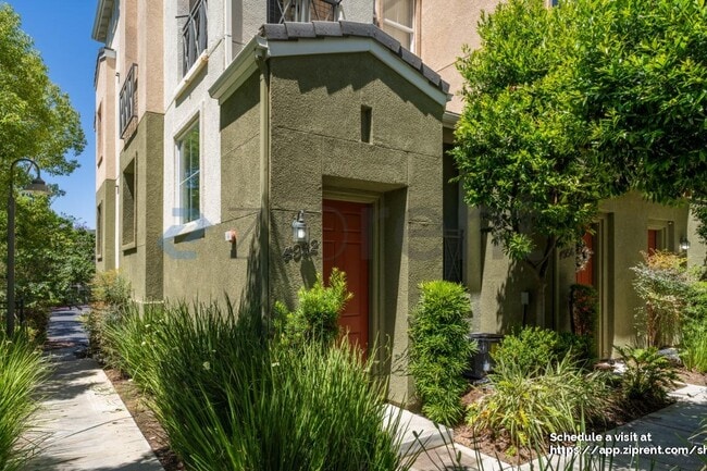 Building Photo - 4952 Haight Terrace