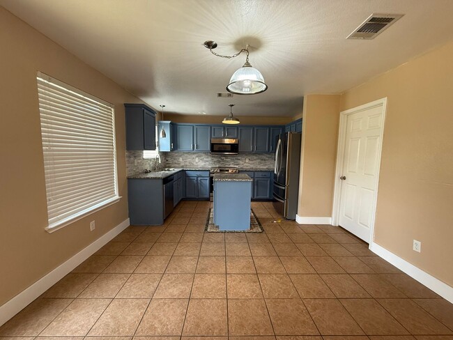Building Photo - 5600 Lions Gate Ln