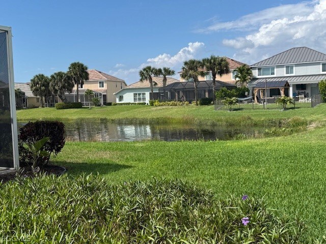 Building Photo - 2427 Woodbourne Pl