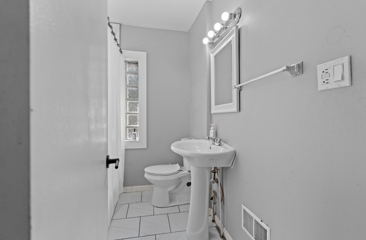 Building Photo - 243 Edgewood Pl