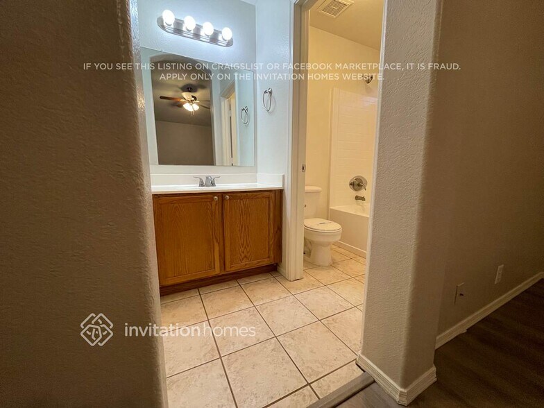 Building Photo - 10728 E Enid Ave