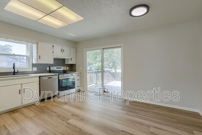 Building Photo - 15342 Sarpy Cir