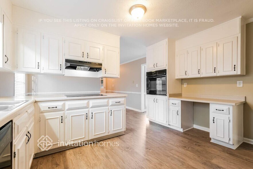 Building Photo - 207 Rennes Ct