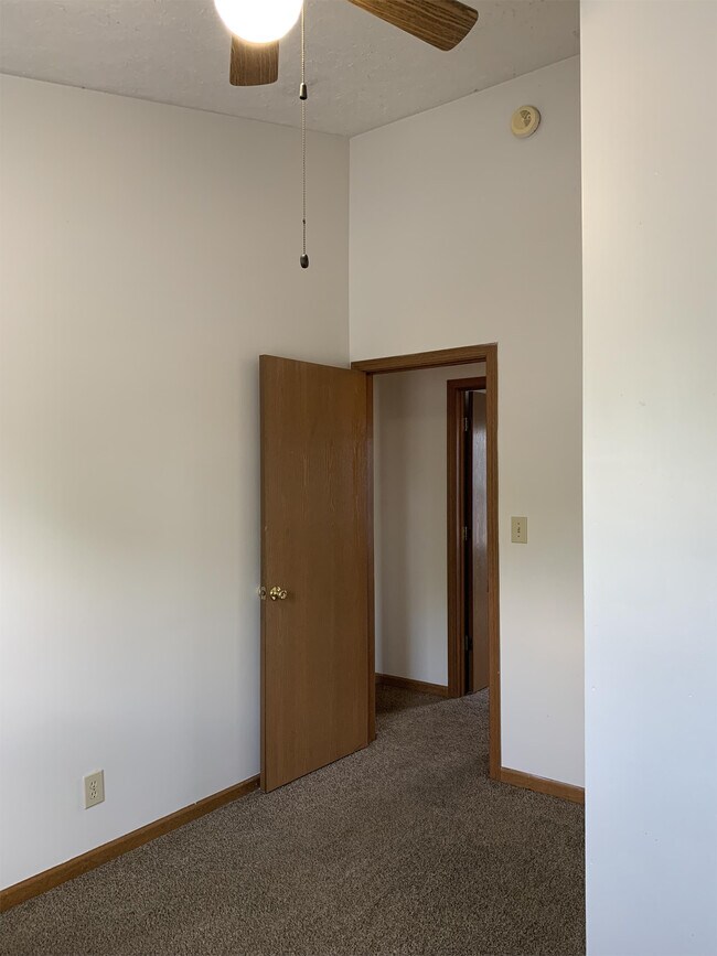 Building Photo - 1001 Fannon Dr