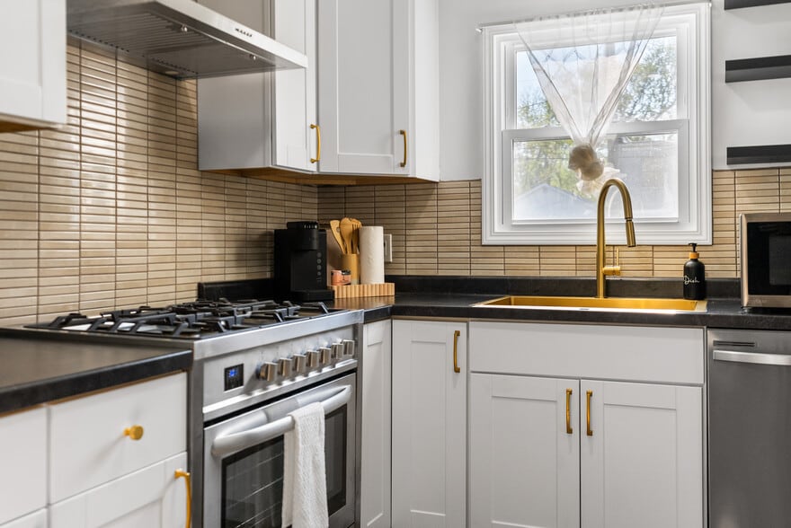 Building Photo - 124 S 9th St