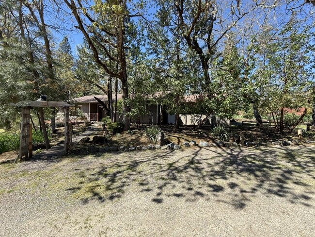 Building Photo - 9042 Monument Dr