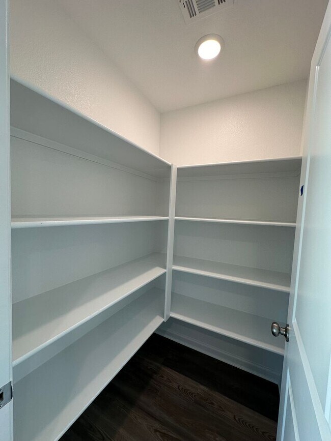 Building Photo - Beautiful 2024 Build 3 Bedroom Home- Move In Special! $800 off 1st Month's Rent. $300 off 2nd and...