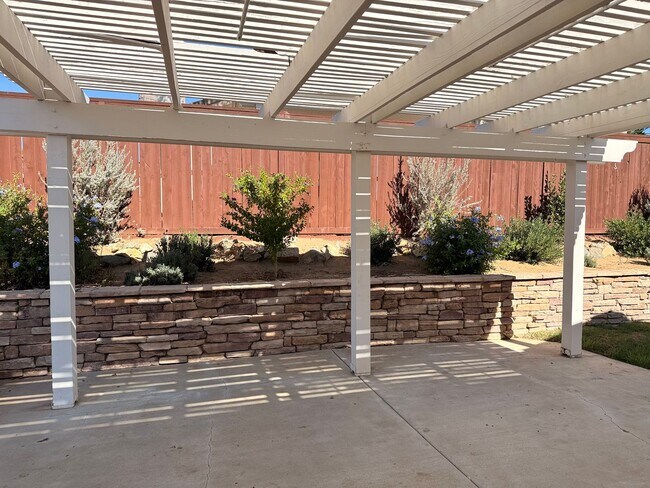 Building Photo - 4 Bed Single Story Home for rent in Wildomar