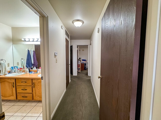 Building Photo - 243 E 400 N