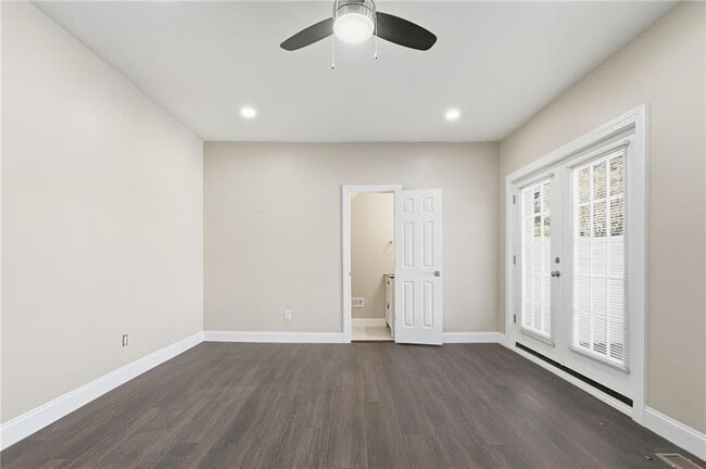 Building Photo - 395 8th St NE