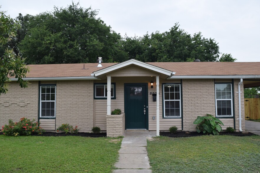 Adorable Curb Appeal - 5034 Mary Diane Dr