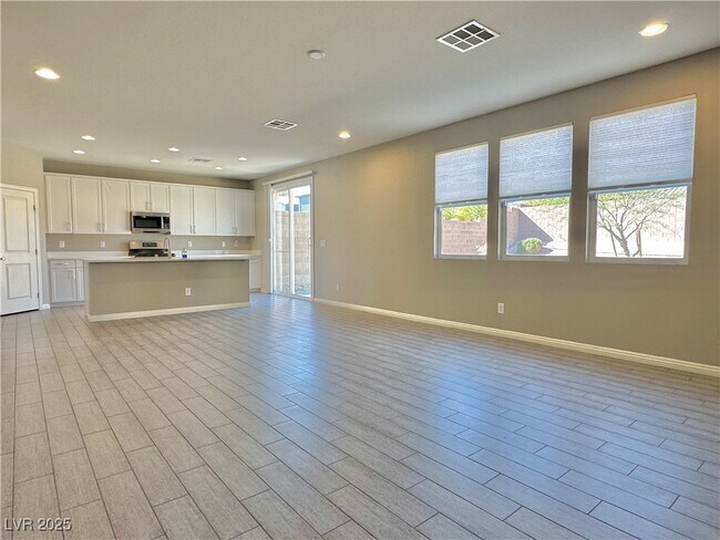 Building Photo - 6237 Fallsview Ct