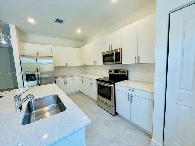 Building Photo - 28526 SW 134th Ave