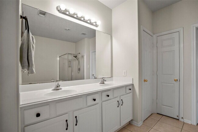 Building Photo - 23 E Burberry Cir