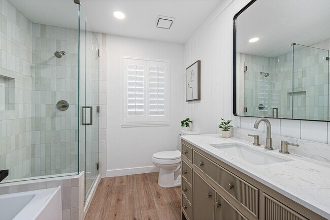 Building Photo - 76817 Manor Ln