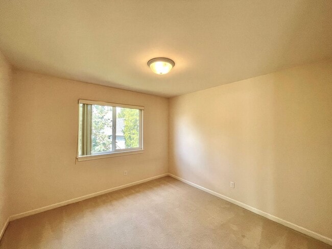 Building Photo - Great Home For Rent