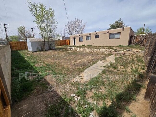 Building Photo - 2625 E 22nd St