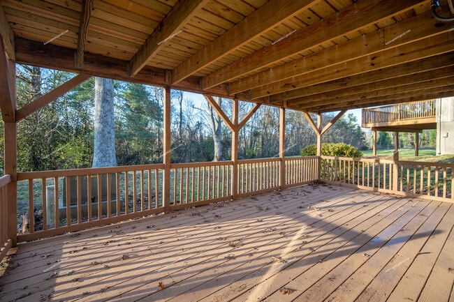 Building Photo - 8709 Olde Colony Trl