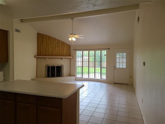 Building Photo - 10614 Sharpview Dr