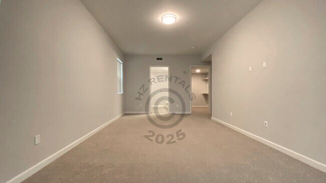 Building Photo - 4663 Cahuenga Blvd