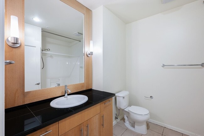 Building Photo - Beautiful Studio in Belltown