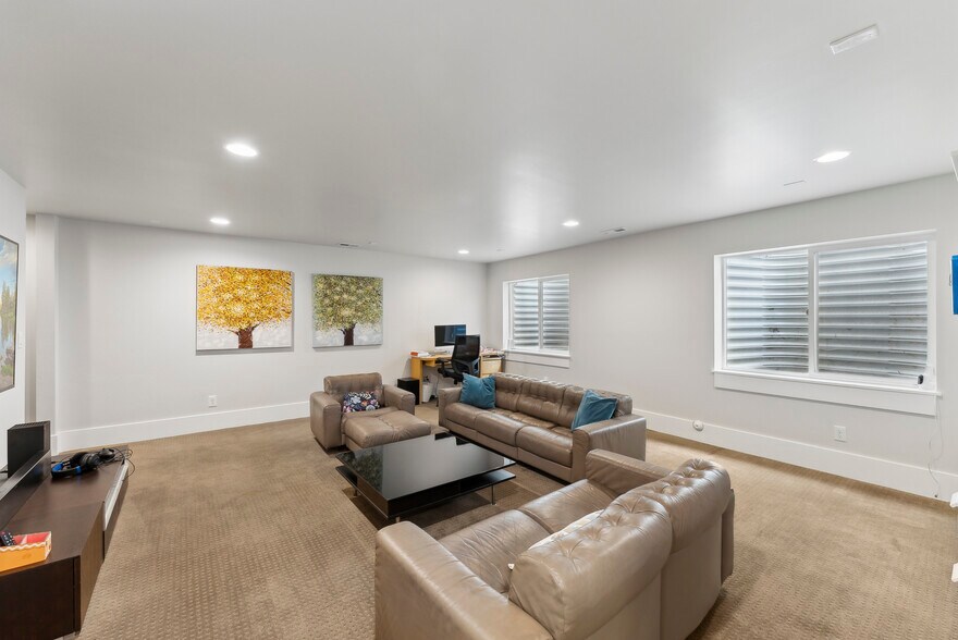 Downstairs Family Room - 1044 E Wood Ave
