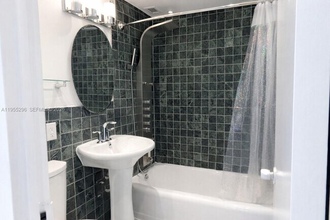 Building Photo - 880 NE 69th St