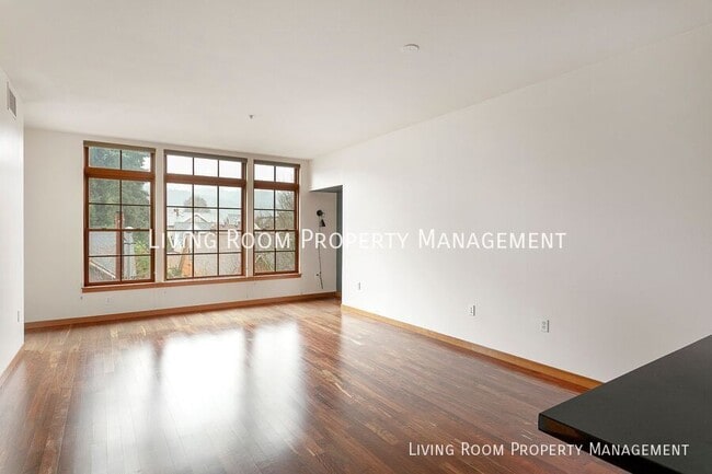 Building Photo - 2335 NW Raleigh St