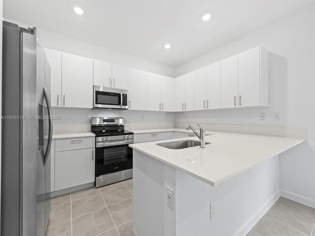 Building Photo - 1513 SE 27th Rd