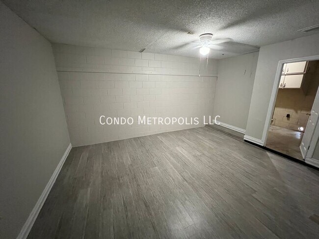 Building Photo - 7924 Sun Vista Way