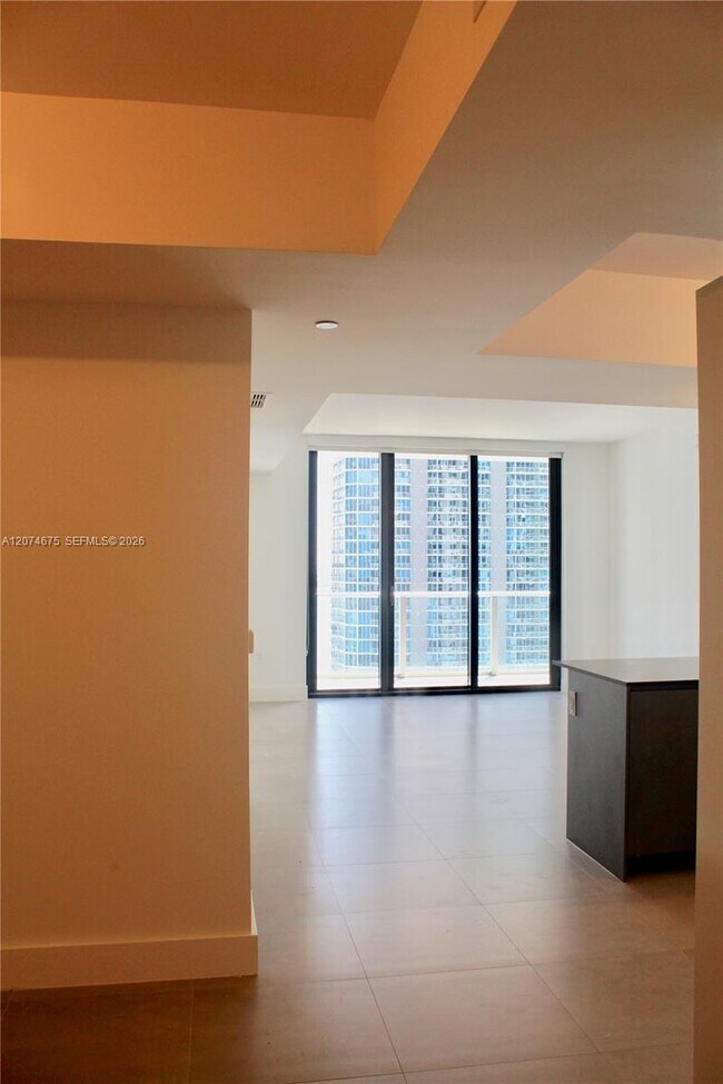 Building Photo - 1010 Brickell Ave