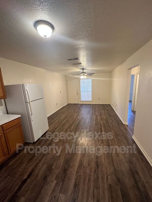 Primary Photo - 1110 Williams Ave